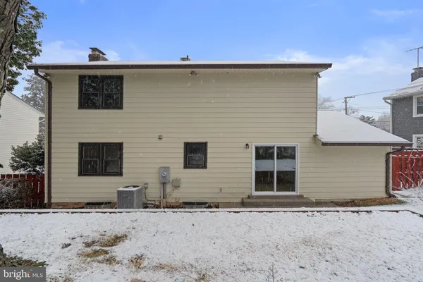 $6,200 | 2339 North Powhatan Street, Arlington, VA 22205