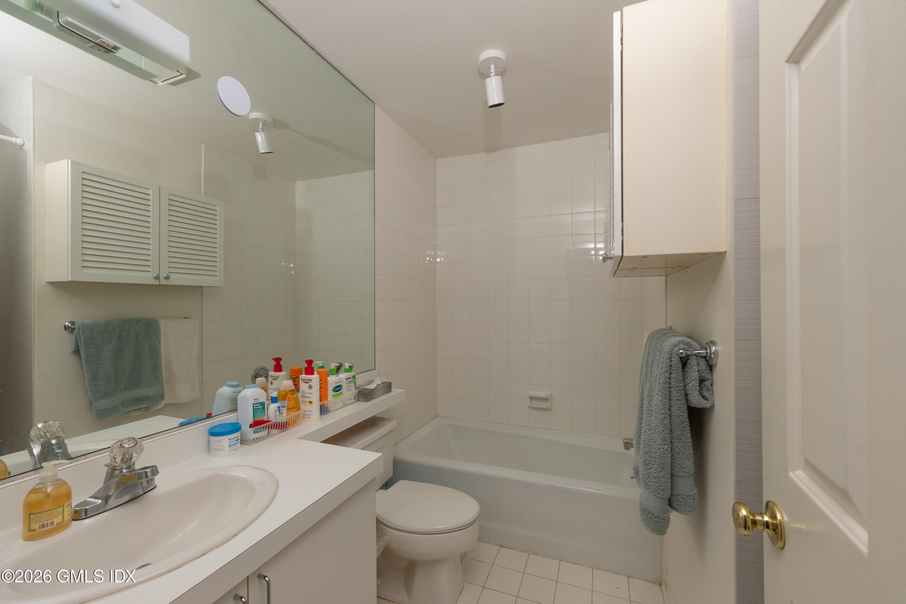 115 River Road, Unit 5 Cos Cob, CT 06807 - Photo 14 of 19 NH_115 River Road #5-11