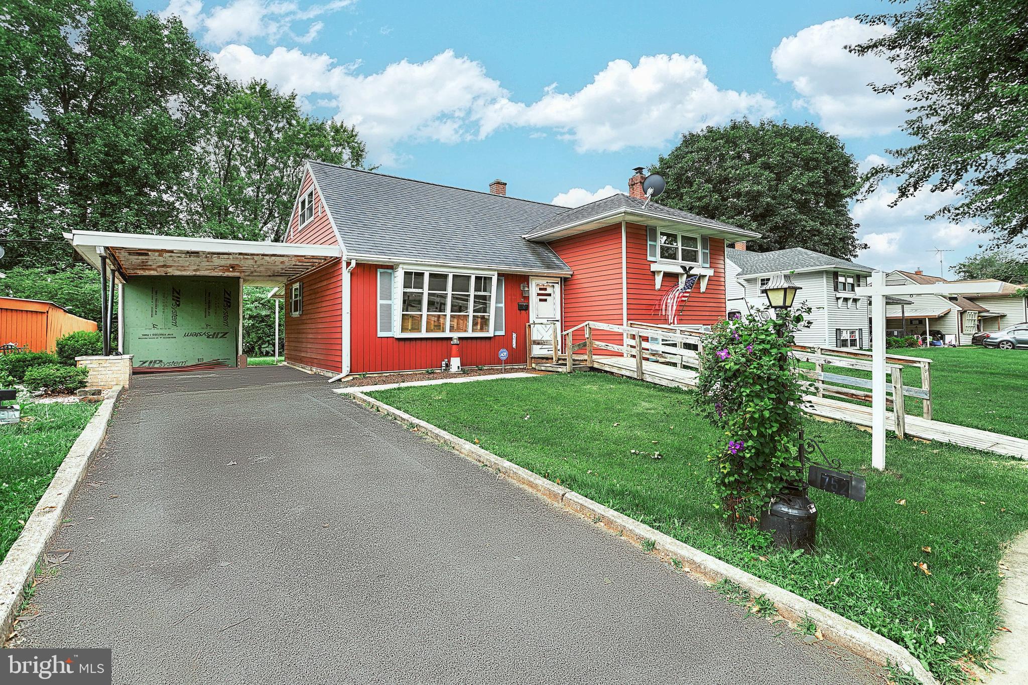 752 Fireside Road York, PA 17404 - Photo 31 of 42 carport