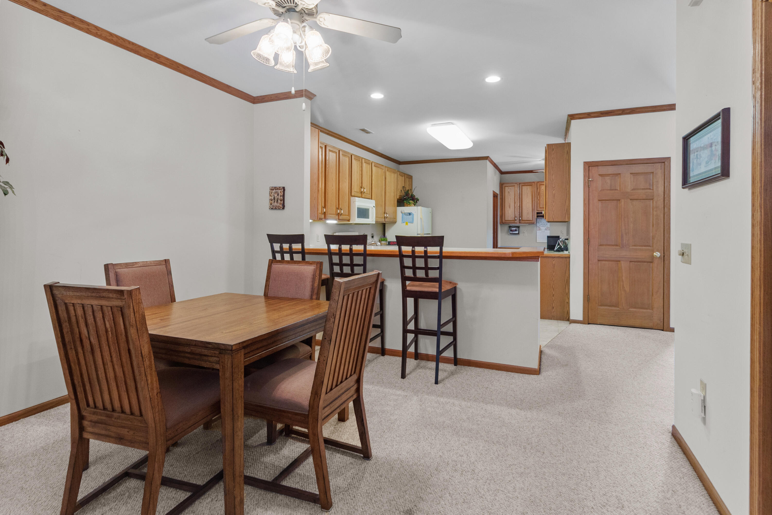 206 Potter Road, Unit 102 Elkhorn, WI 53121 - Photo 7 of 22 Spacious Dining Room