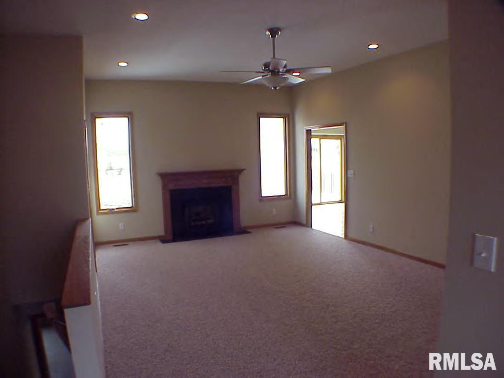 1401 Cadbury Ridge Quincy, IL 62305 - Photo 2 of 6 Gallery Image 2