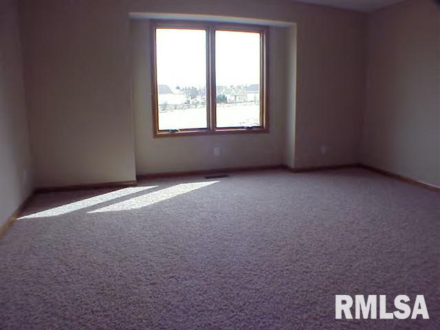 1401 Cadbury Ridge Quincy, IL 62305 - Photo 4 of 6 Gallery Image 4