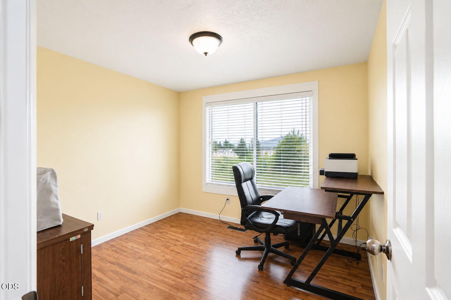 6085 Walden Lane Talent, OR 97540 - Photo 13 of 53