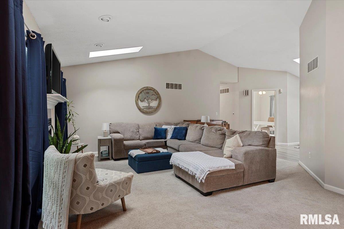 3200 Blueberry Lane Springfield, IL 62711 - Photo 4 of 30