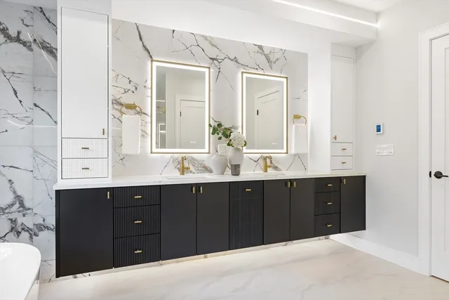 $1,958,000 | 25 High Street, Unit 25, Newton, MA 02461