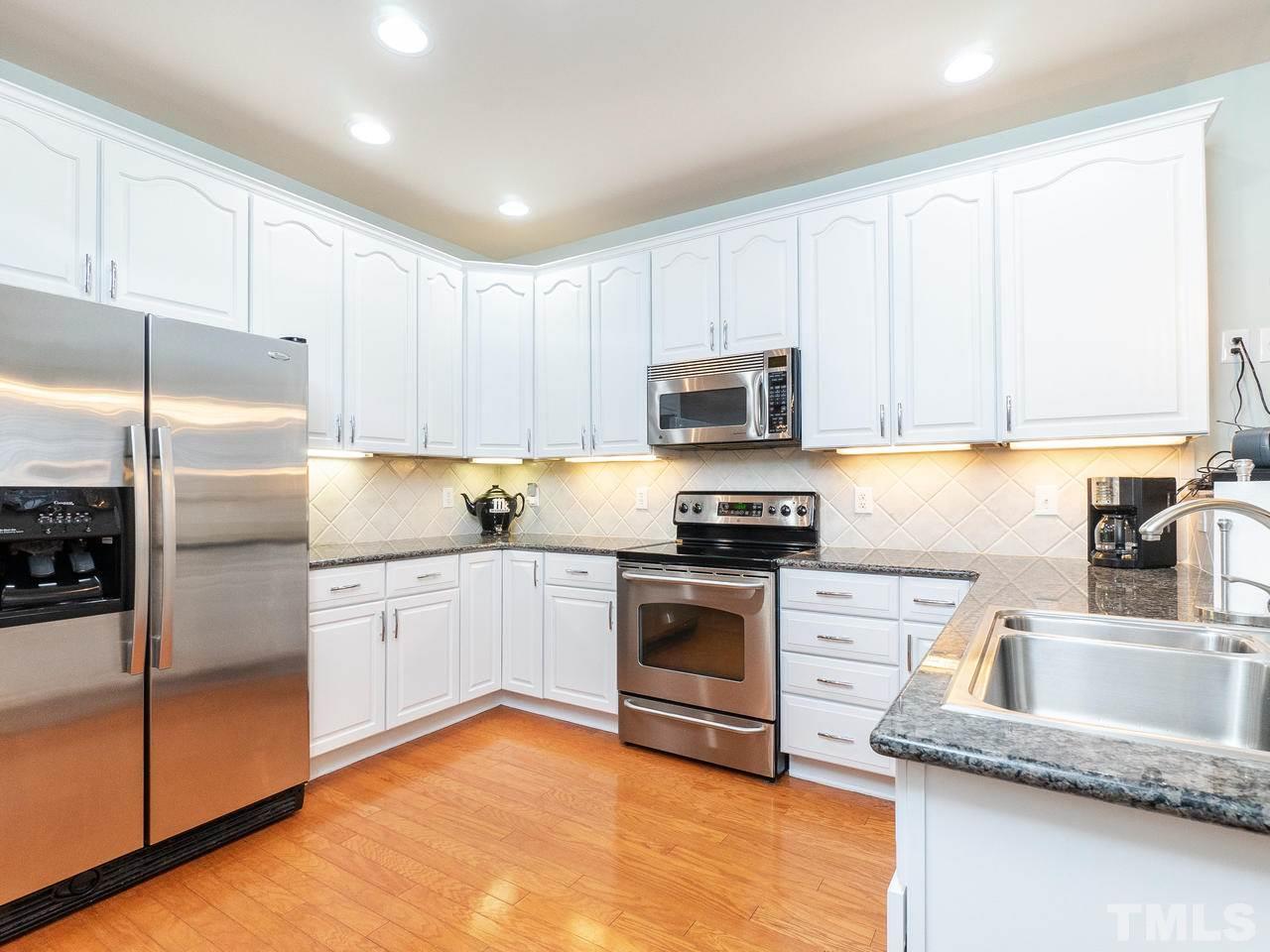 11240 Maplecroft Court Raleigh, NC 27617 - Photo 9 of 25 Gallery Image 9