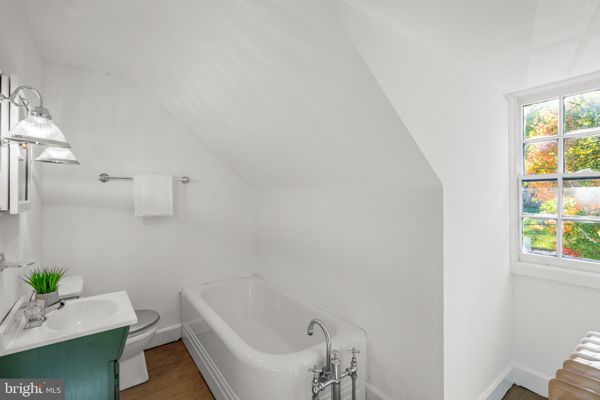 2505 Pickwick Road Baltimore, MD 21207 - Photo 36 of 48 Bathroom attached to loft space