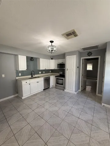 $1,600 | 13810 Northlake Drive, Houston, TX 77049