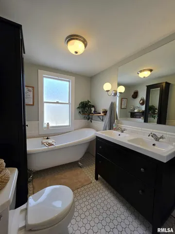 $175,000 | 508 Madison Street, Quincy, IL 62301