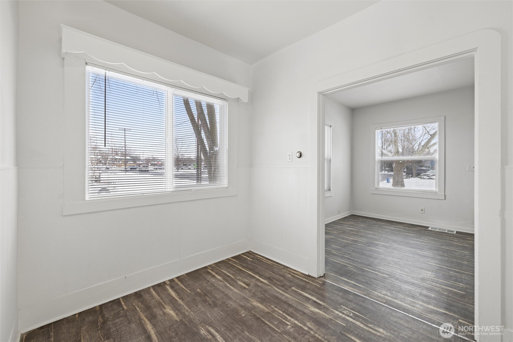 902 Emma Street Walla Walla, WA 99362 - Photo 23 of 29 an empty room with windows and closet