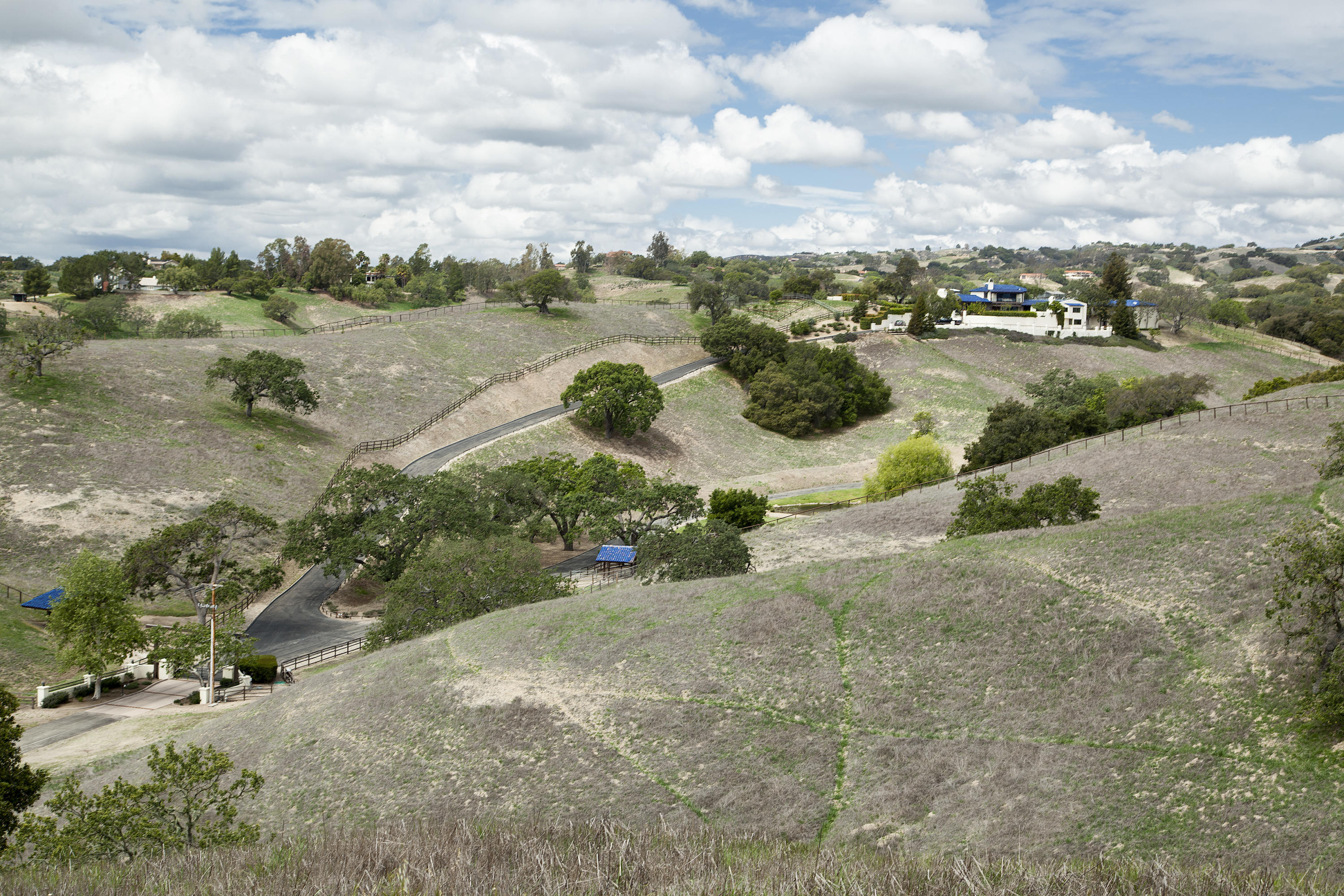 2905 Roundup Road Santa Ynez, CA 93460 - Photo 33 of 34 a view of a dry yard with wooden fence