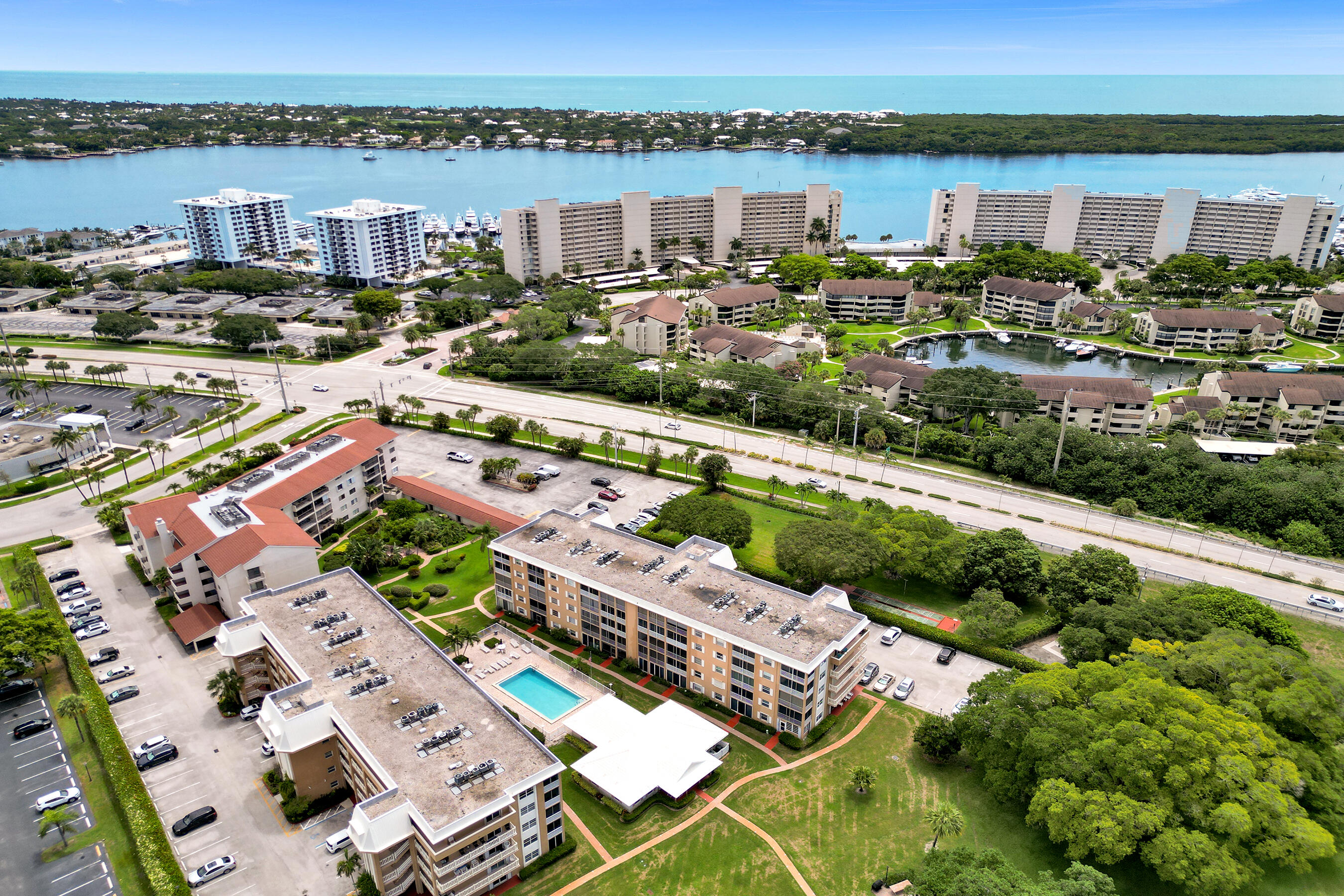304 Golfview Road, Unit 304 North Palm Beach, FL 33408 - Photo 38 of 39 304Golfview304-Aerial 1