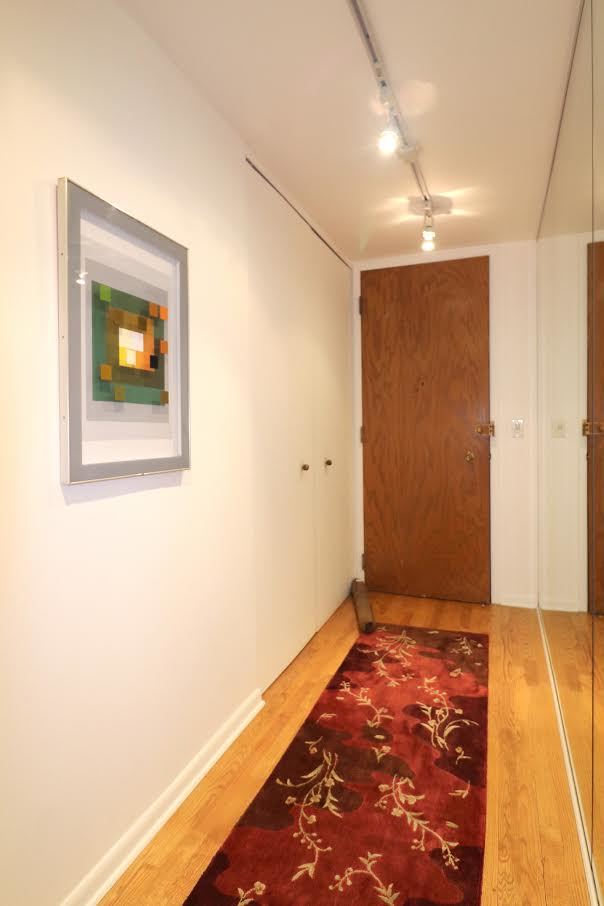 6033 North Sheridan Road, Unit 8G Chicago, IL 60660 - Photo 4 of 25