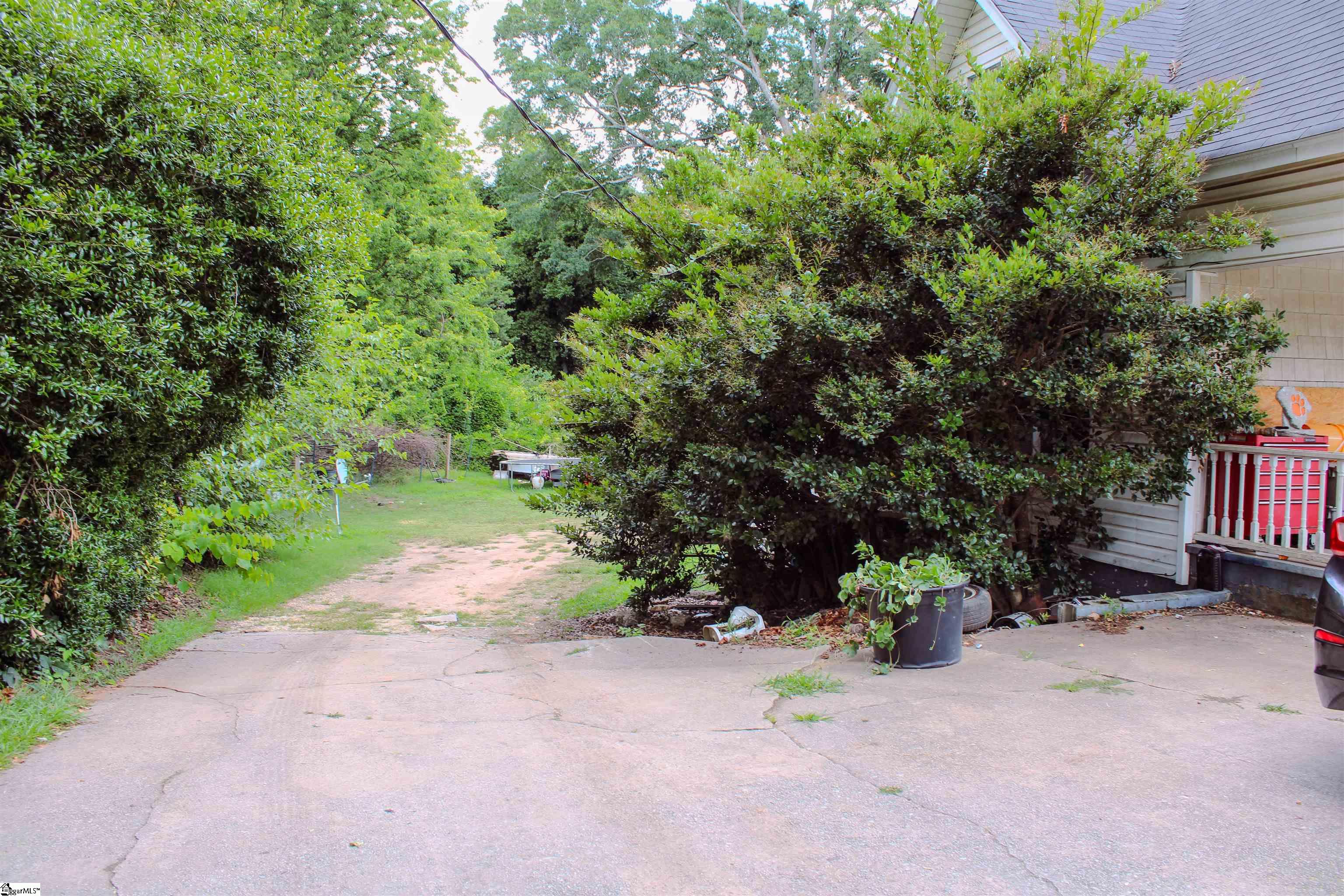 517 Trade Street Greer, SC 29651 - Photo 4 of 8