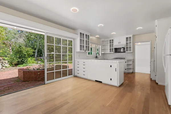 $4,700,000 | 1175 East Mountain Drive, Montecito, CA 93108