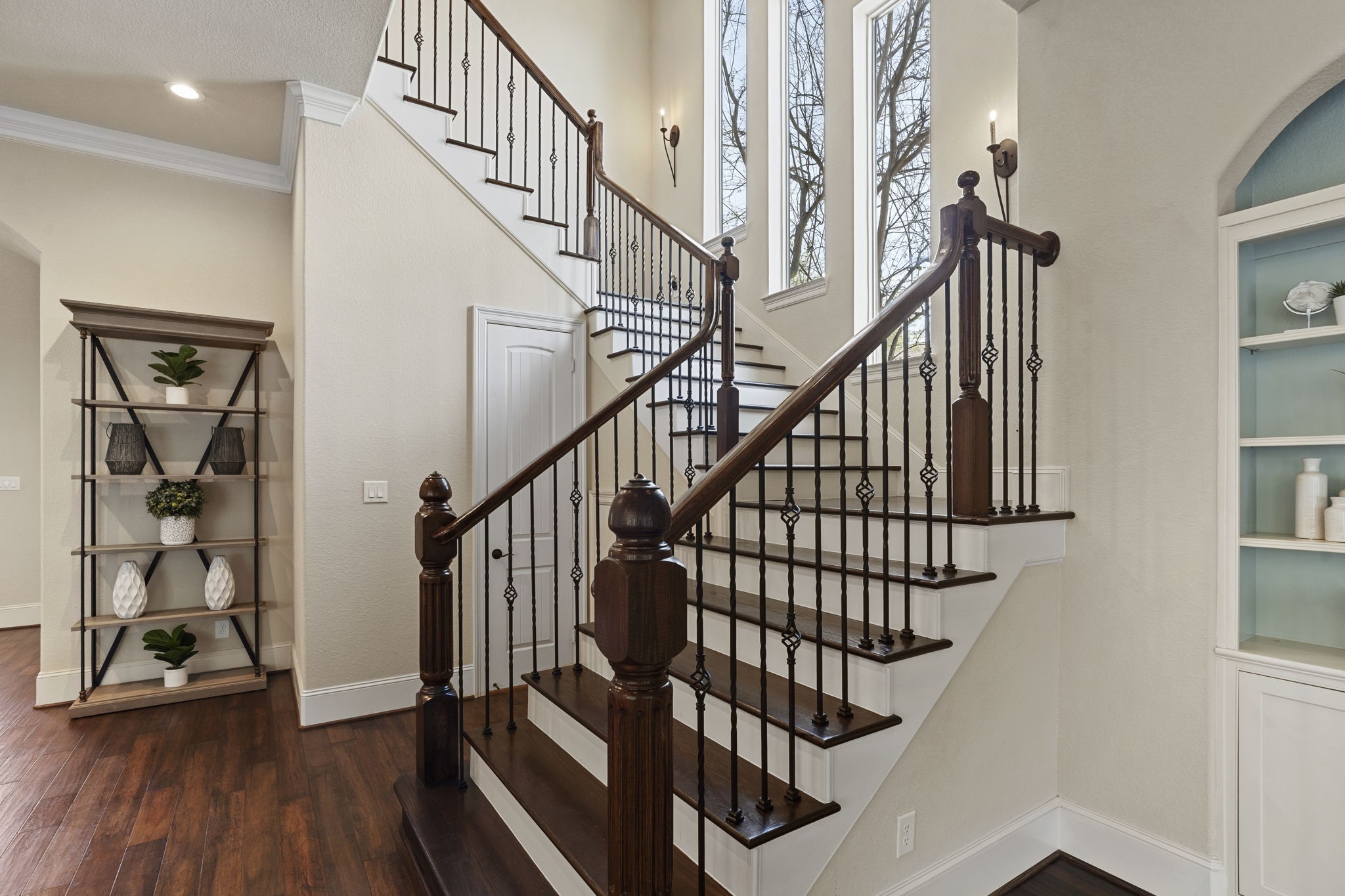 622 Pink Azalea Trail Houston, TX 77079 - Photo 20 of 50 Guest half bath perfectly tucked away offering privacy and convenience
