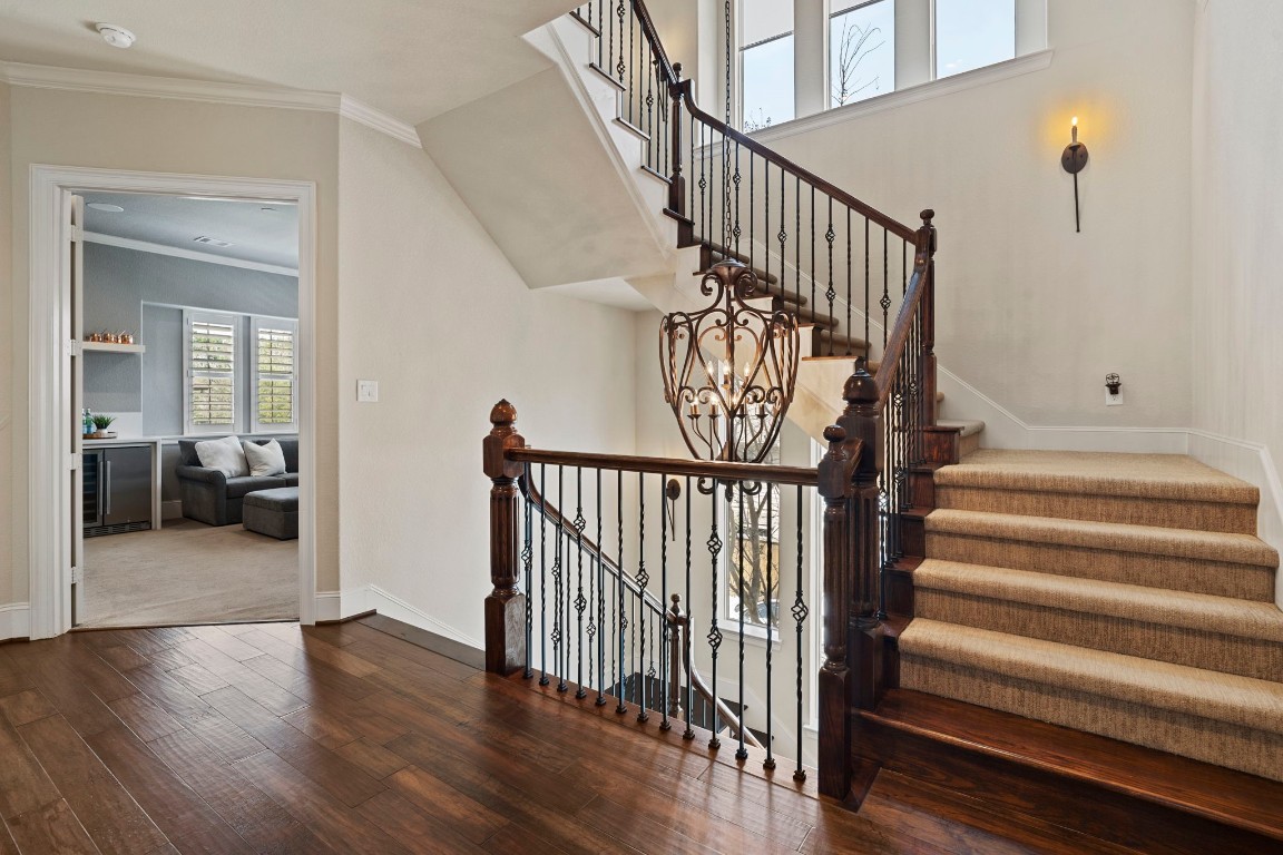 622 Pink Azalea Trail Houston, TX 77079 - Photo 32 of 50 Second-floor landing area