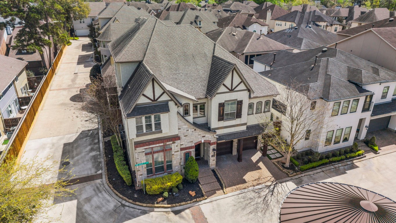 622 Pink Azalea Trail Houston, TX 77079 - Photo 48 of 50 Thoughtfully designed luxury residence located behind gates in one of Memorial’s most desirable pockets. Ideal for those seeking elegance, privacy, and convenience!