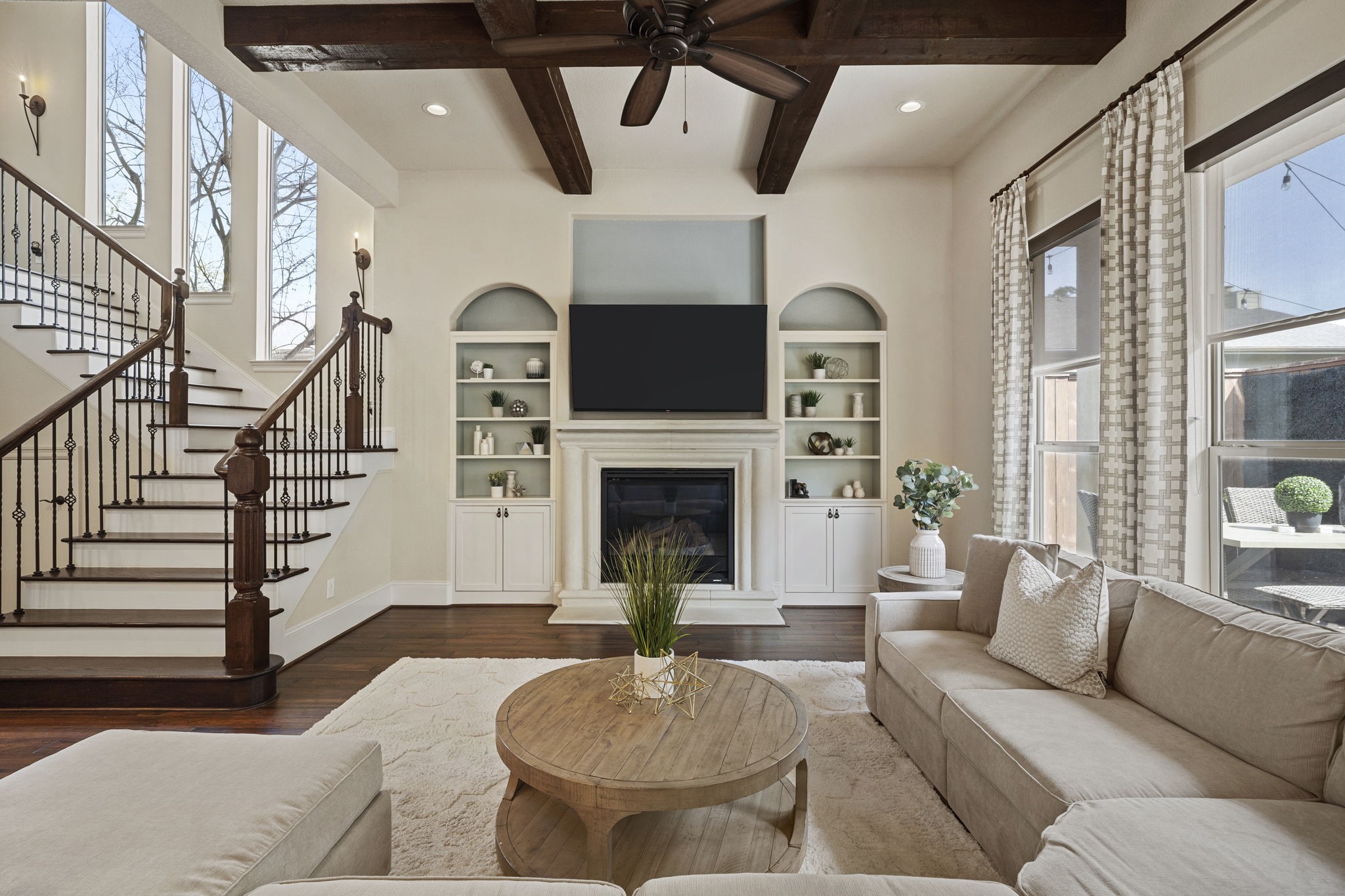 622 Pink Azalea Trail Houston, TX 77079 - Photo 6 of 50 Indoor outdoor spaces flow seamlessly