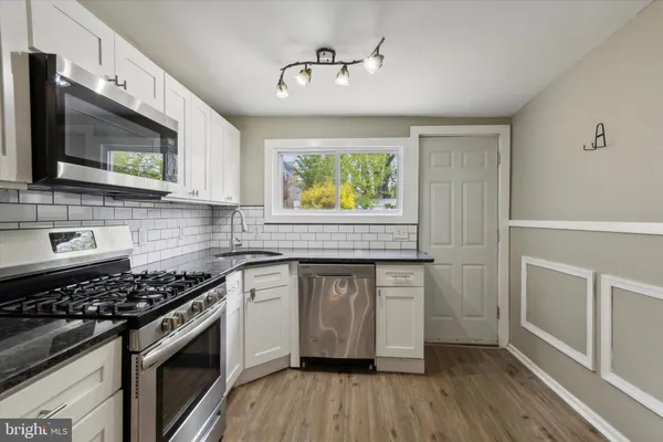 $2,500 | 1615 East Eyre Street, Philadelphia, PA 19125