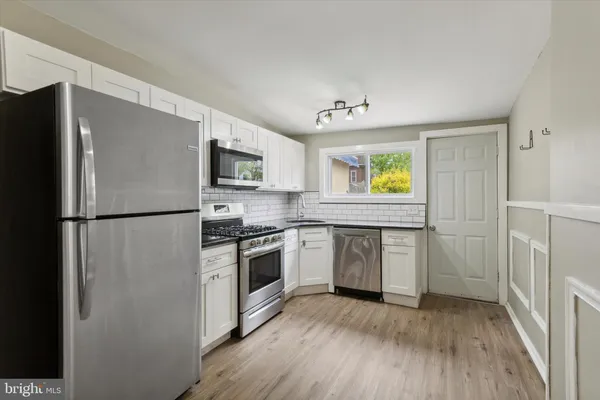 $2,500 | 1615 East Eyre Street, Philadelphia, PA 19125