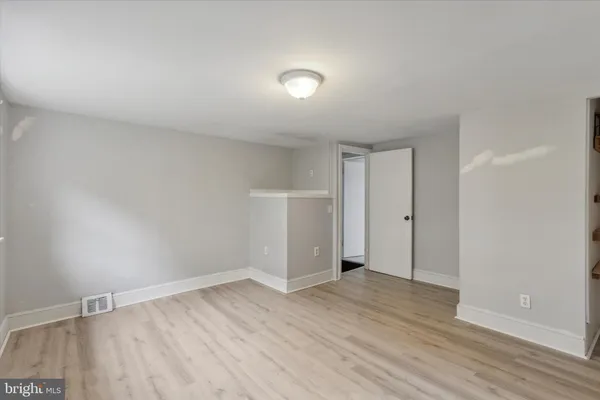 $2,500 | 1615 East Eyre Street, Philadelphia, PA 19125