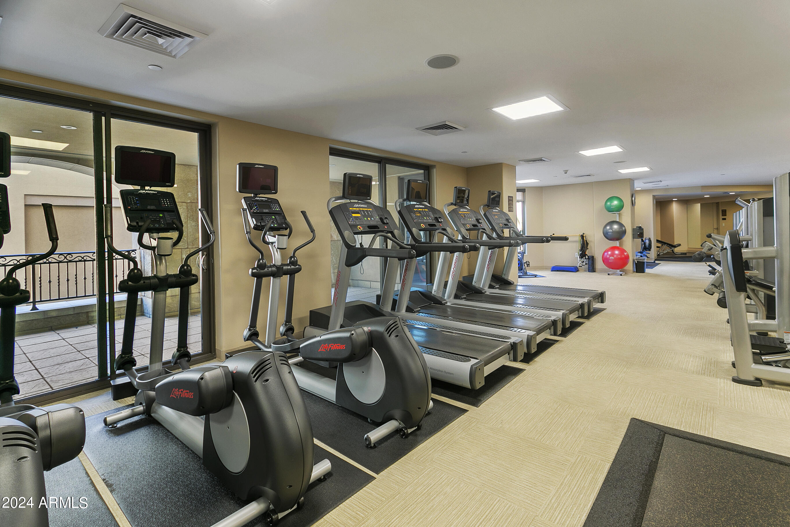 7175 East Camelback Road, Unit 202 Scottsdale, AZ 85251 - Photo 21 of 31 7175ScottsdaleWaterfront025