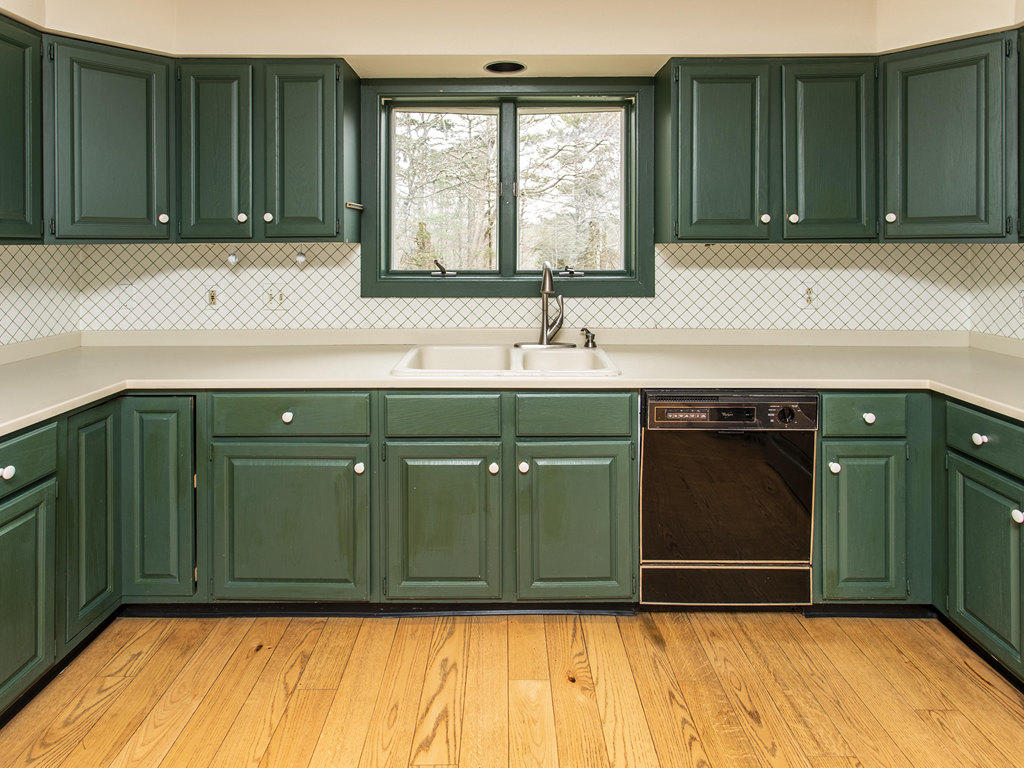 4 West Harbor Pond Road, Unit 4 Boothbay Harbor, ME 04575 - Photo 8 of 33 Kitchen