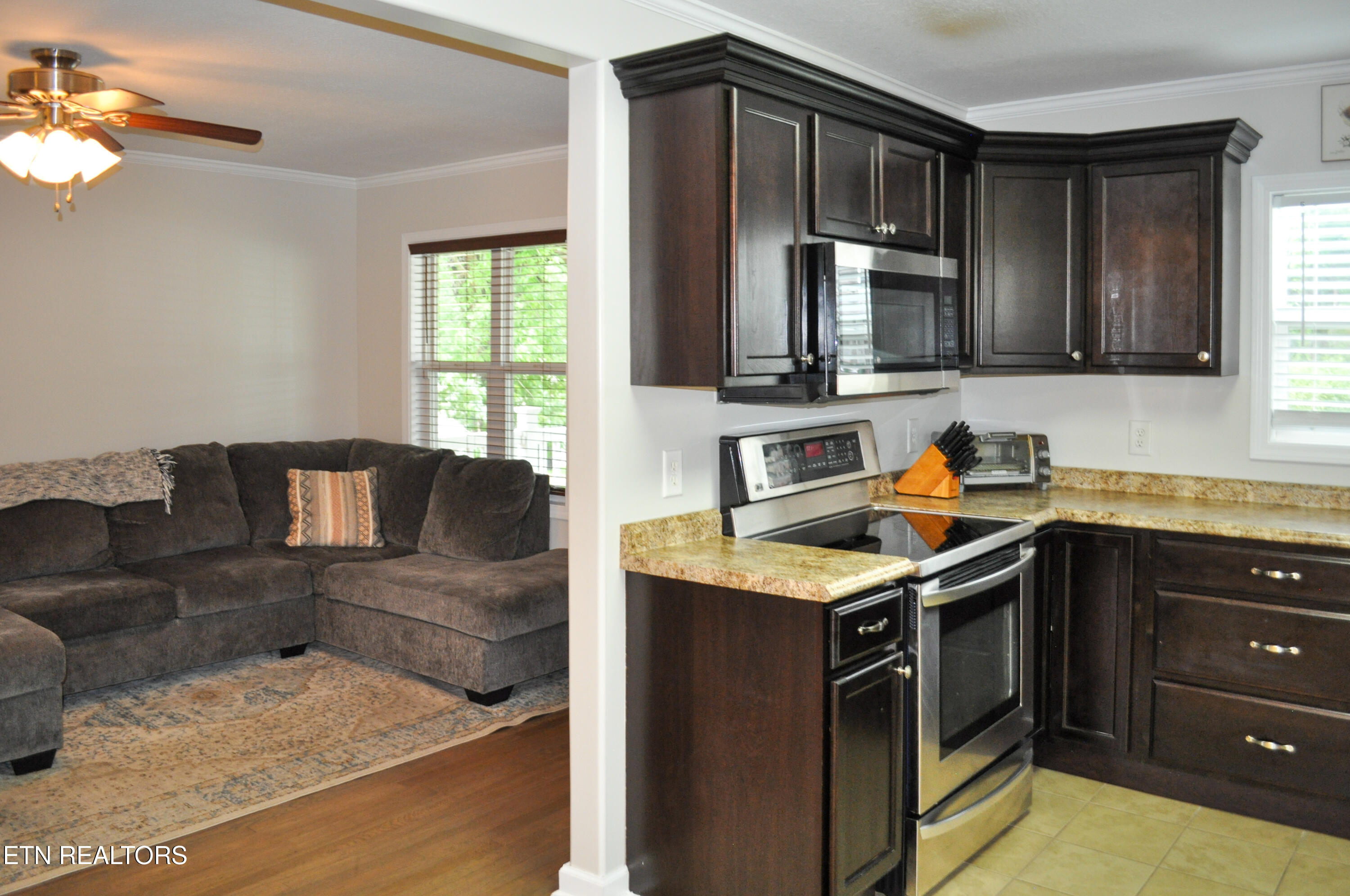 822 Carson Street Greeneville, TN 37743 - Photo 7 of 23 DSC_0110