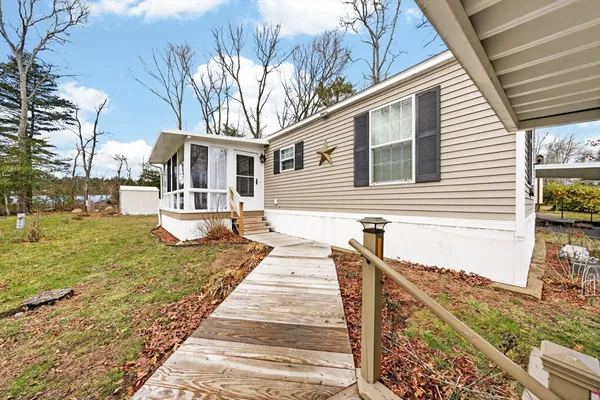 $224,900 | 18 Timber Lane, Wareham, MA 02571