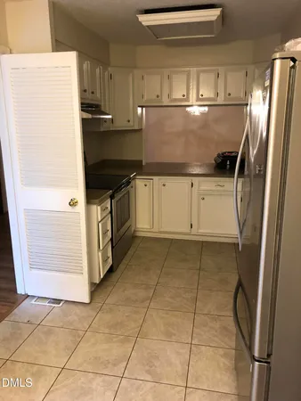 $1,700 | 4100 Five Oaks Drive, Unit 28, Durham, NC 27707