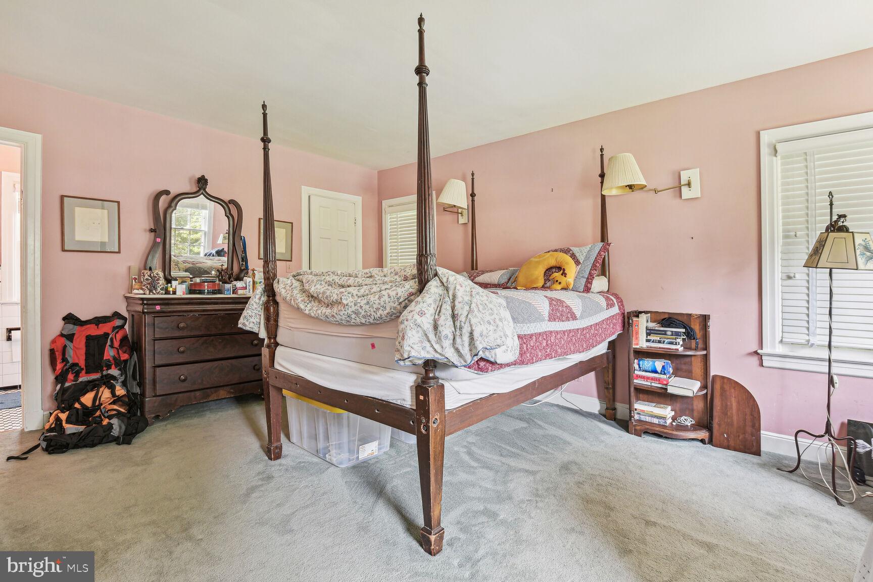 2930 Chain Bridge Road Northwest Washington, DC 20016 - Photo 15 of 32 Grand Primary bedroom