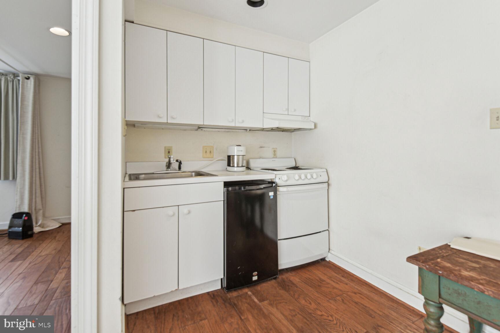 2930 Chain Bridge Road Northwest Washington, DC 20016 - Photo 22 of 32 Lower level kitchenette