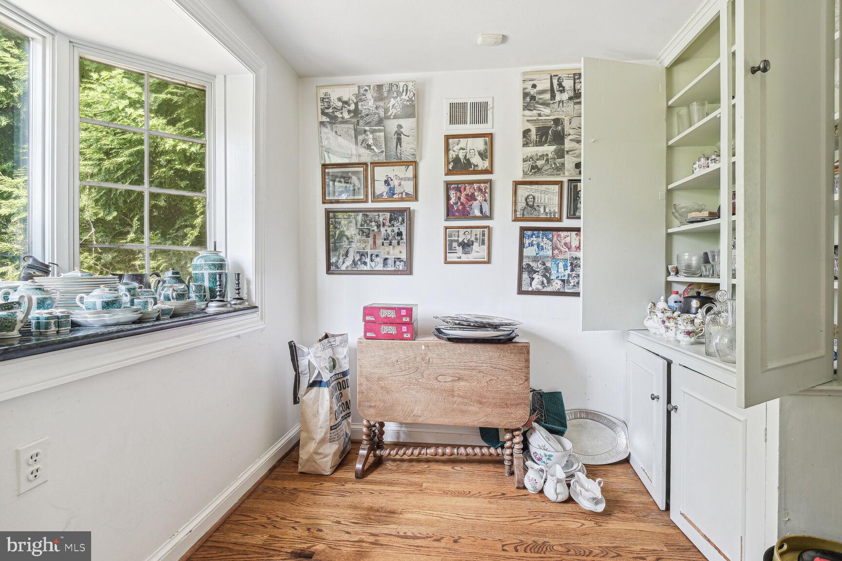 2930 Chain Bridge Road Northwest Washington, DC 20016 - Photo 10 of 32 Breakfast nook
