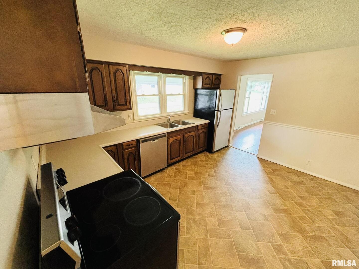 145 Hickory Grove Lane Salem, IL 62881 - Photo 8 of 20