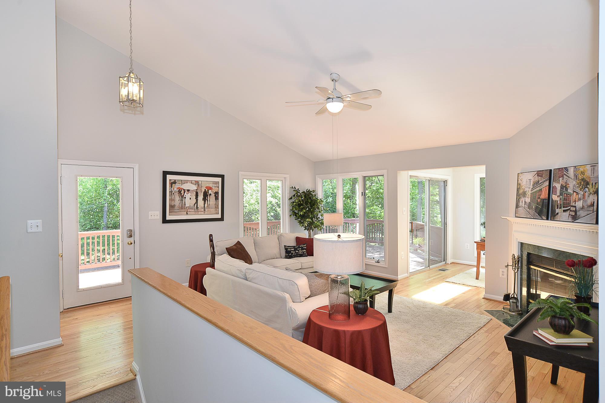 1324 Wedgewood Manor Way Reston, VA 20194 - Photo 11 of 30 Living Room