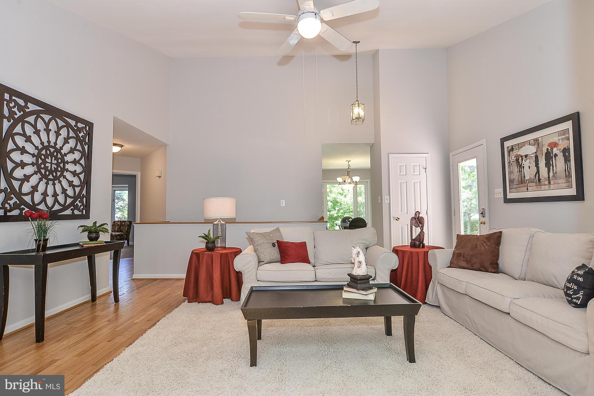 1324 Wedgewood Manor Way Reston, VA 20194 - Photo 8 of 30 Living Room