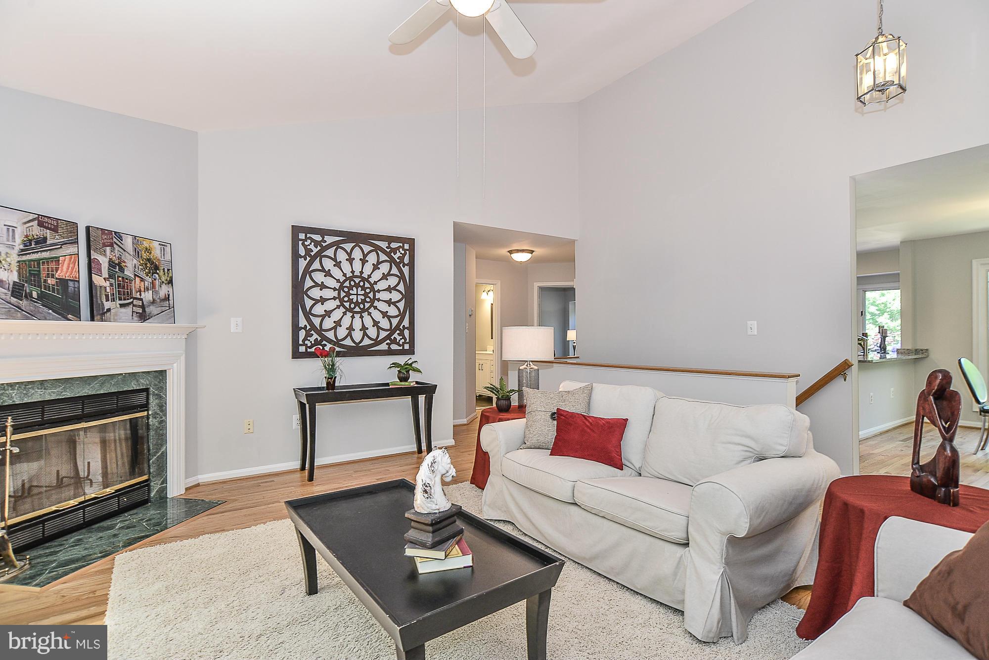 1324 Wedgewood Manor Way Reston, VA 20194 - Photo 10 of 30 Living Room