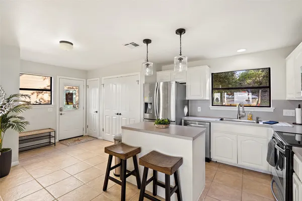 $5,500 | 414 Gregg Drive, Spicewood, TX 78669