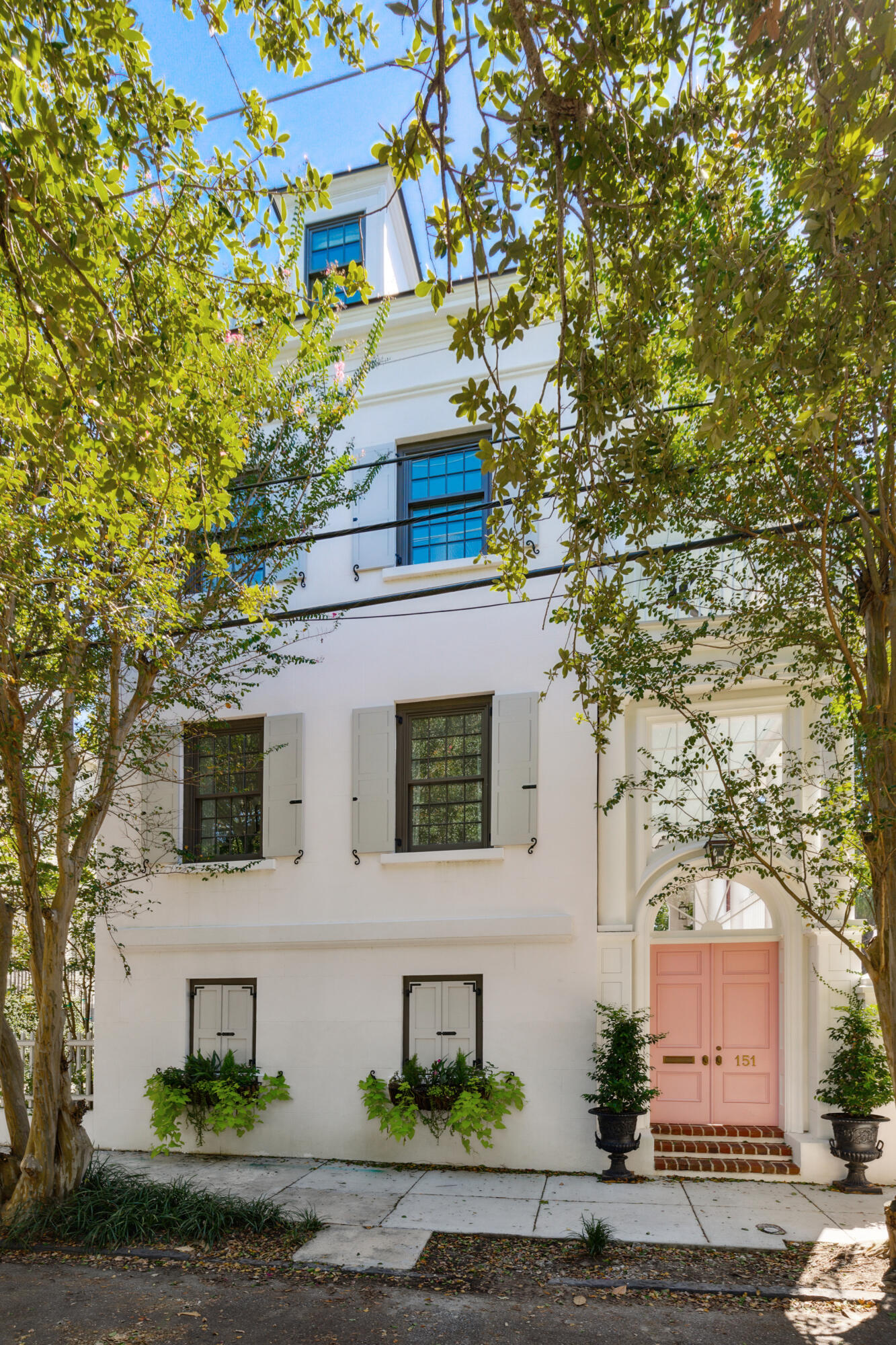 151 Queen Street Charleston, SC 29401 - Photo 2 of 50 151QueenSt-KeenEyeMarketing-002