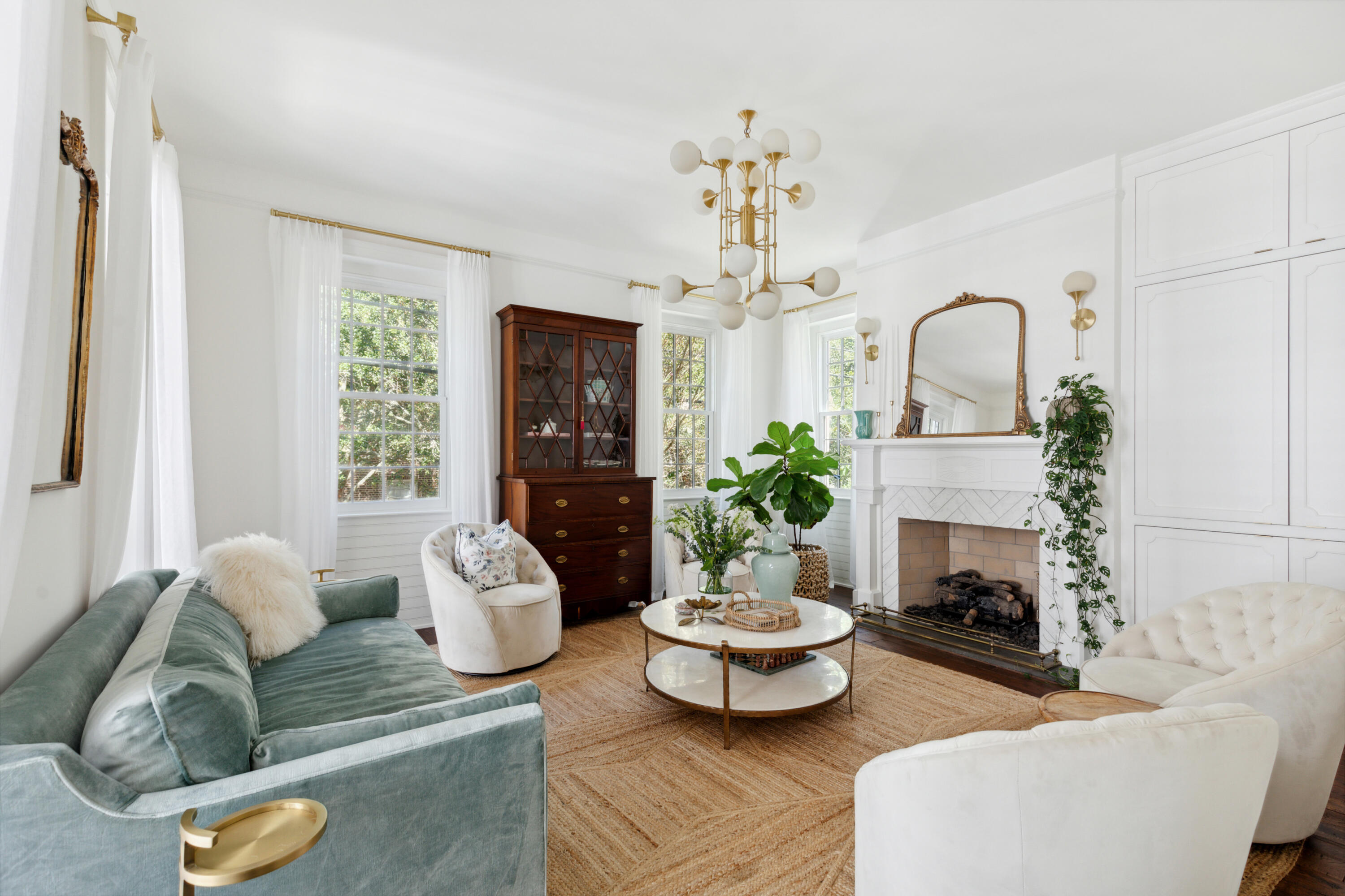 151 Queen Street Charleston, SC 29401 - Photo 10 of 50 151QueenSt-KeenEyeMarketing-017