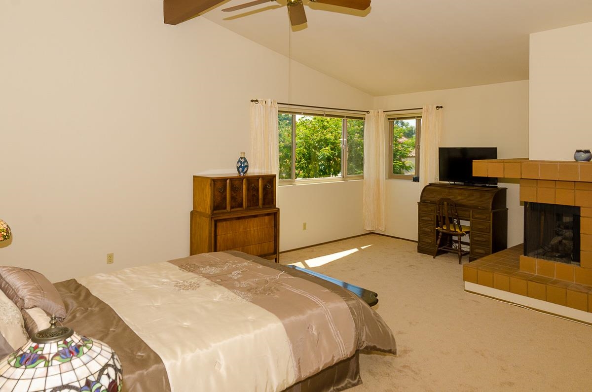 14226 Woodcreek Road Poway, CA 92064 - Photo 11 of 21 Gallery Image 11