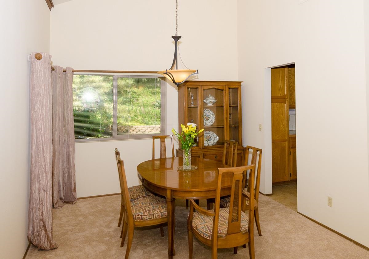 14226 Woodcreek Road Poway, CA 92064 - Photo 4 of 21 Gallery Image 4