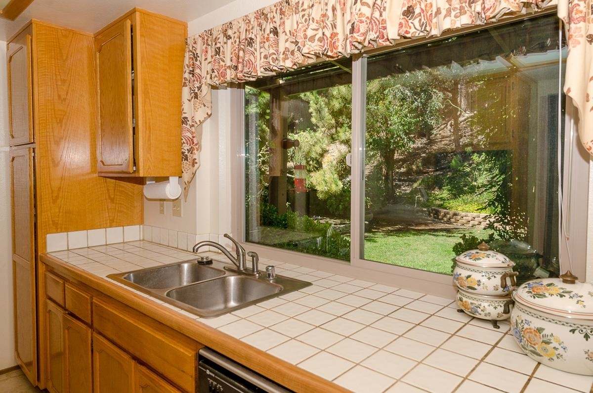 14226 Woodcreek Road Poway, CA 92064 - Photo 6 of 21 Gallery Image 6