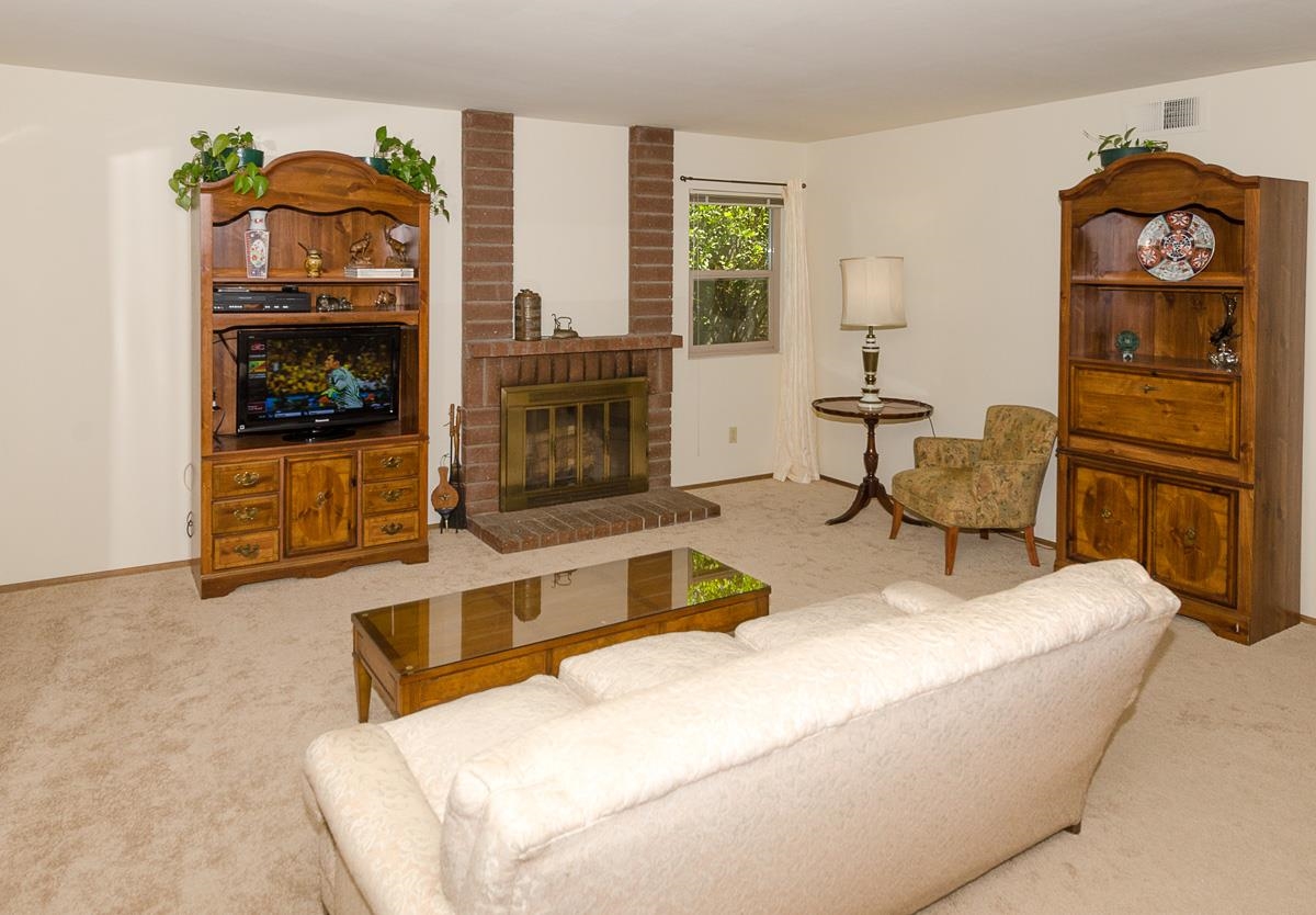 14226 Woodcreek Road Poway, CA 92064 - Photo 8 of 21 Gallery Image 8