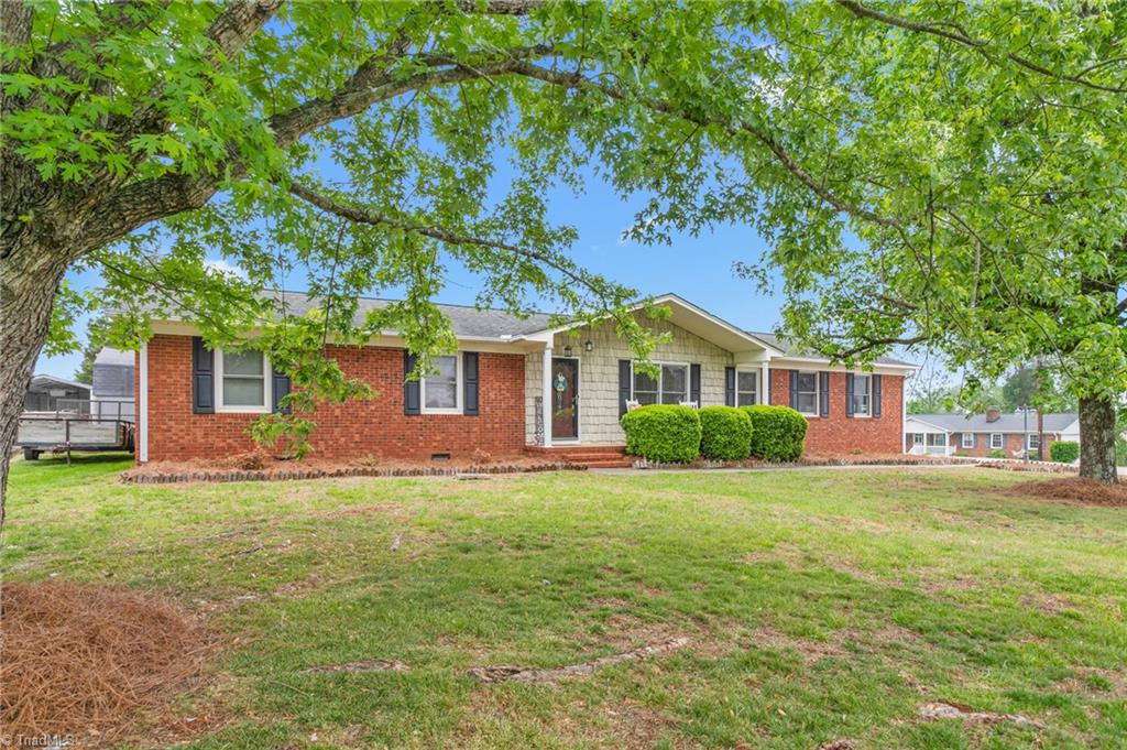 3810 Azalea Lane Trinity, NC 27370 - Photo 3 of 37