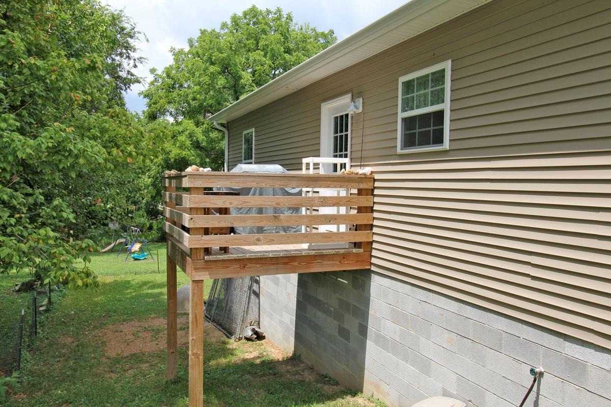 1615 Clay Street Springfield, TN 37172 - Photo 20 of 20 Deck perfect for grilling and hanging out with family & friends!