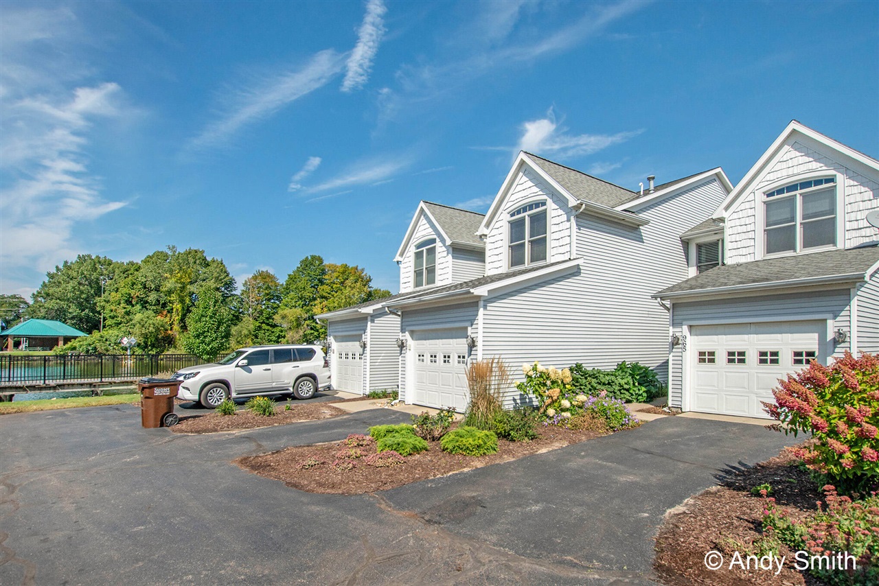 965 West Savidge Street Spring Lake, MI 49456 - Photo 15 of 49