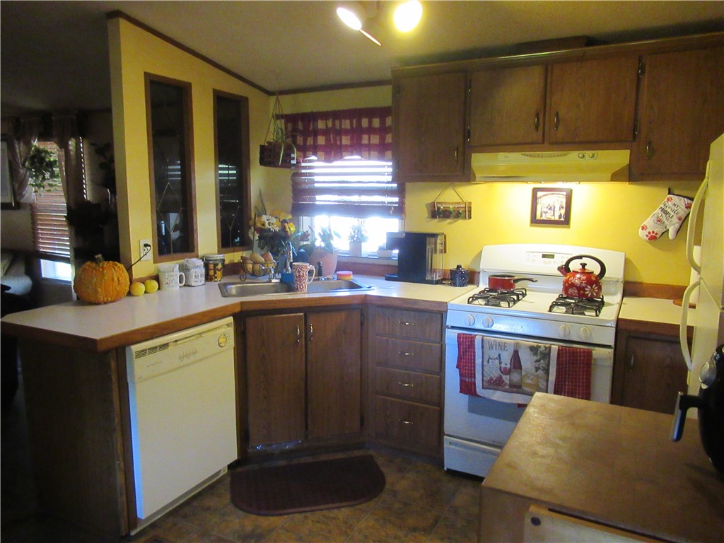 69 Reservoir Road Coventry, RI 02816 - Photo 9 of 23 Gallery Image 9
