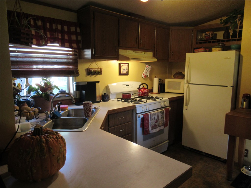 69 Reservoir Road Coventry, RI 02816 - Photo 10 of 23 Gallery Image 10